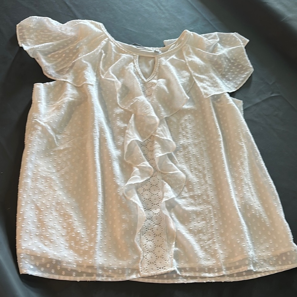 Isaac Mizrahi White Ruffled Blouse